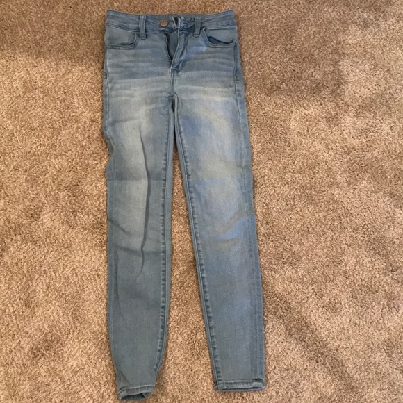 light wash American Eagle jeans - Picture 1 of 3